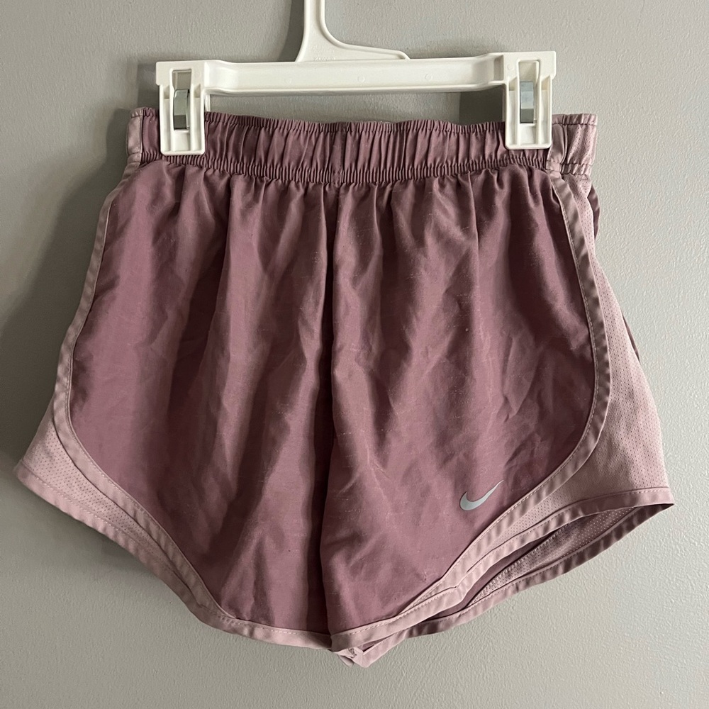 pink nike shorts size xs